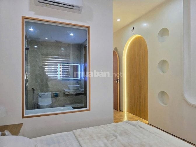 Nhà ngộp ngay Nguyễn Xí BT,giá 4tỷ580 60m2 SHR kv buôn bán sầm uất