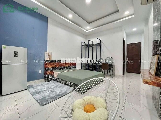 Cho thuê căn hộ dịch vụ một phòng ngủ ban công to ở ngã tư Bảy Hiền