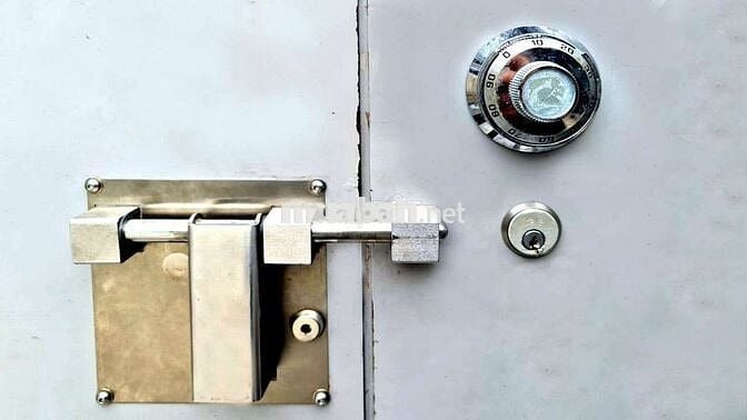 Everest chở tiền cho ngân hàng thanh lý tốt mà rẻ