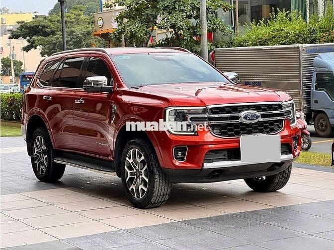 Ford Everest 2023 Titanium 2.0 AT 4x2 - 15000 km