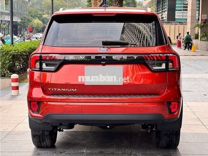 Ford Everest 2023 Titanium 2.0 AT 4x2 - 15000 km
