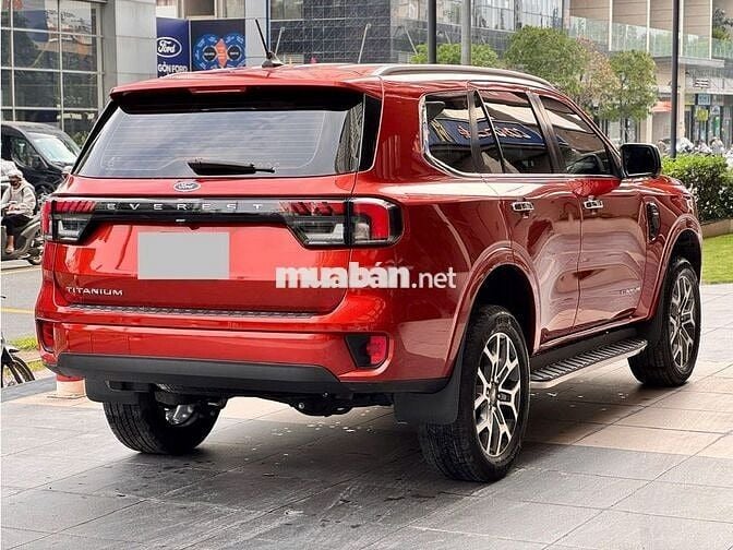 Ford Everest 2023 Titanium 2.0 AT 4x2 - 15000 km
