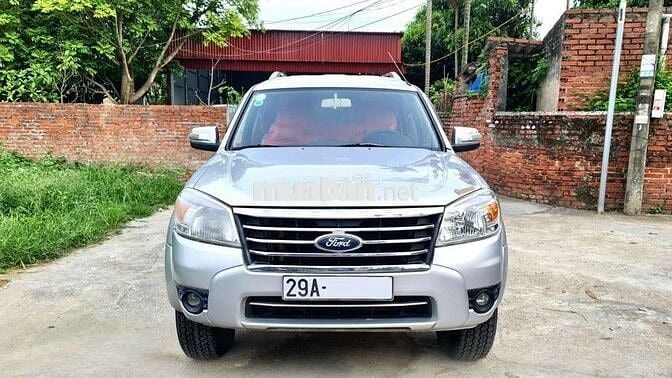 Everest chở tiền cho ngân hàng thanh lý tốt mà rẻ