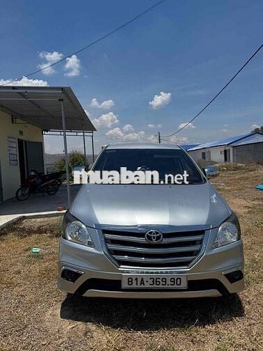 Toyota Innova 2012 đẹp
