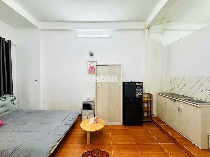 Giá cực rẻ - Phòng ban công 30m2 - Full nội thất - đường Trần Văn Đang