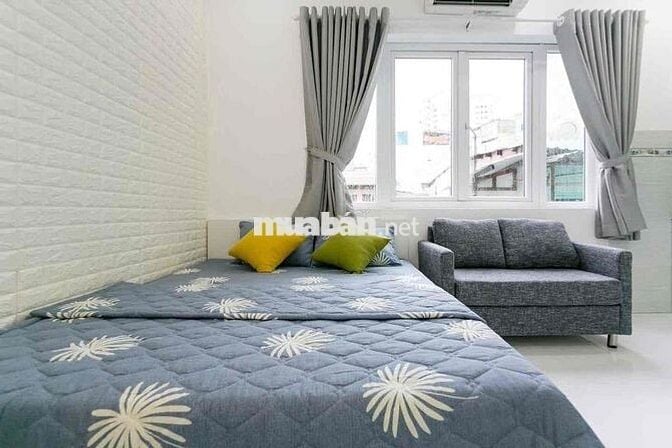 Phòng Ban Công ngay chợ Hạnh Thông Tây- CV Làng Hoa