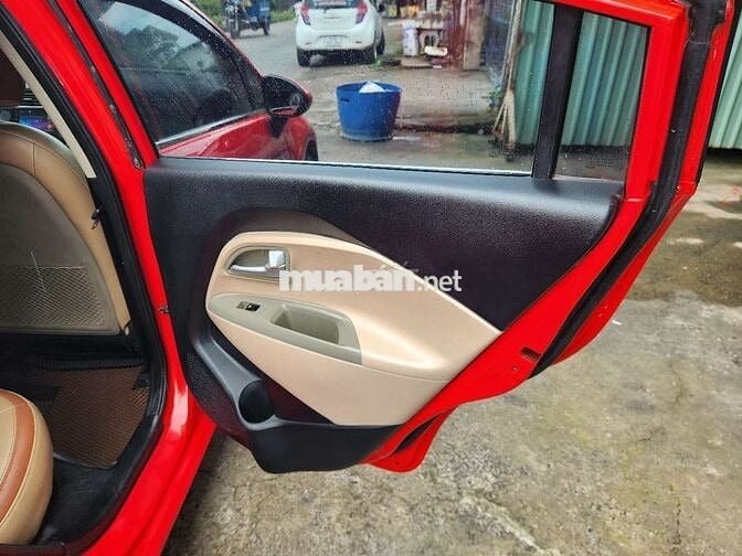 Kia rio 2015 1.4 MT Sedan