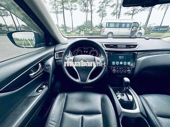 Nissan X trail 2.5 SV bản 2 cầu Sản xuất 2020