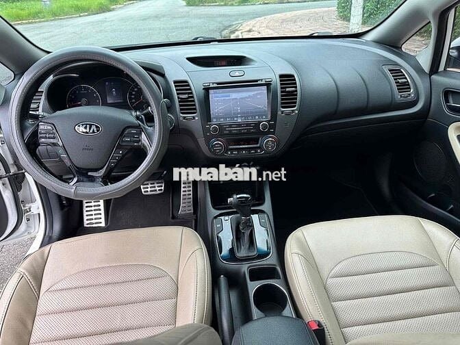 Kia Cerato 2017 1.6 AT - 100000 km