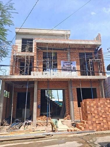 Nhà trệt 2 lầu hiệp an full nội thất sec đại lộ bình dương vào 100m