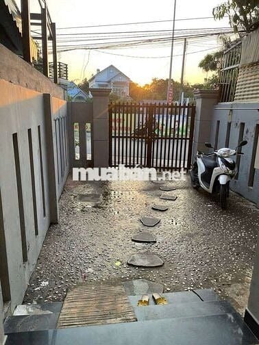 Cho thuê nhà trệt lầu gần ủy ban Phú  Mỹ đối diện kdc Phúc Đạt