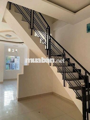 Cho thuê nhà trệt lầu gần ủy ban Phú  Mỹ đối diện kdc Phúc Đạt