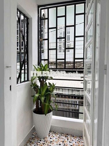 Nhỉnh 2 T
KHÔNG LỘ GIỚI ,QUY HOẠCH 
HẺM XE HƠI HỖ TRỢ VAY 1