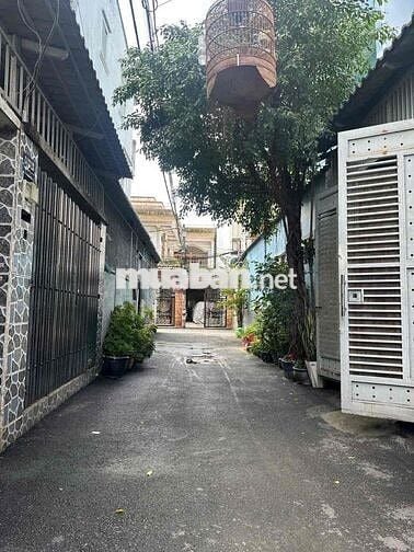 Nhà Hẻm Xe Hơi thông. 6.5 dài 6. trệt lầu. chỉ 4.25t