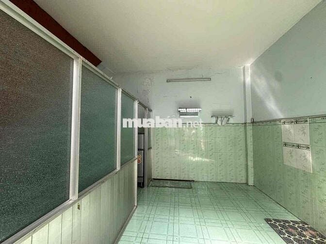 Nhà Hẻm Xe Hơi thông. 6.5 dài 6. trệt lầu. chỉ 4.25t