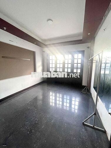 CHO THUÊ NHÀ KINH DOANH MẶT TIỀN ĐÈN GIAO THÔNG NGÃ TƯ CAO BÁ QUÁT