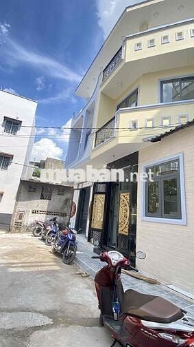 BÁN NHÀ VỪA HOÀN THIÊN 4 TẦNG, HẺM XE HƠI CÓ SÂN ĐẬU XE QUAY ĐẦU P15Q8