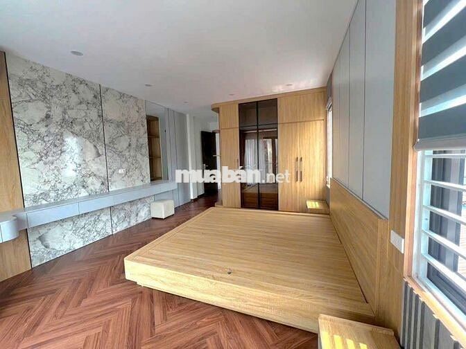 LÔ GÓC 7 TẦNG THANG MÁY LONG BIÊN GARA ÔTÔ 4 PHÒNG NGỦ FULL NỘI THẤT