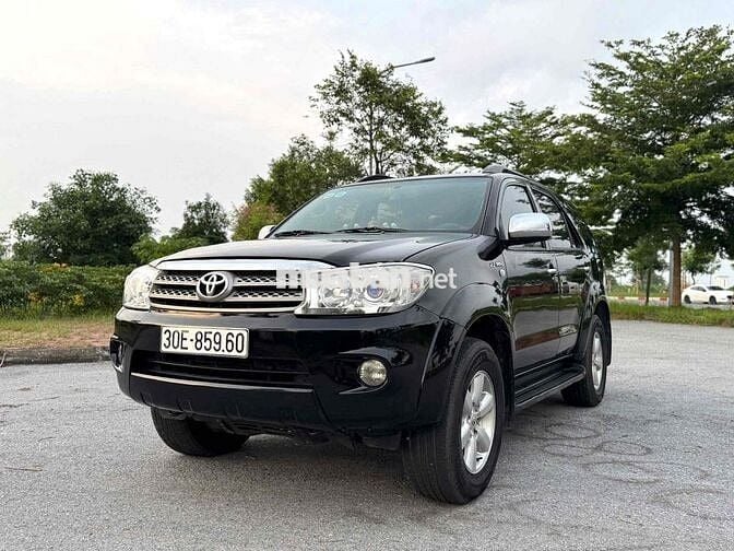 Toyota Fortuner 2010 2.7V 4x4 AT - 170000 km