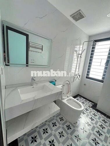 LÔ GÓC 7 TẦNG THANG MÁY LONG BIÊN GARA ÔTÔ 4 PHÒNG NGỦ FULL NỘI THẤT