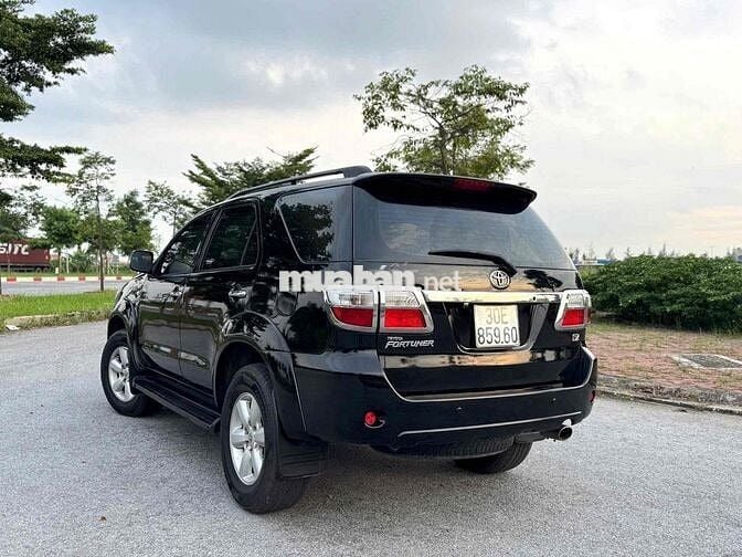 Toyota Fortuner 2010 2.7V 4x4 AT - 170000 km