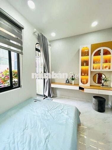 40m2 Lê Quang Định, 2 tầng, sổ đẹp, tặng nội thất.