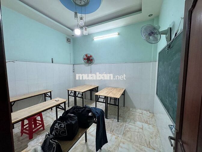 Cho thuê nhà 2 tầng gần trường THPT Đào Sơn Tây 100m2