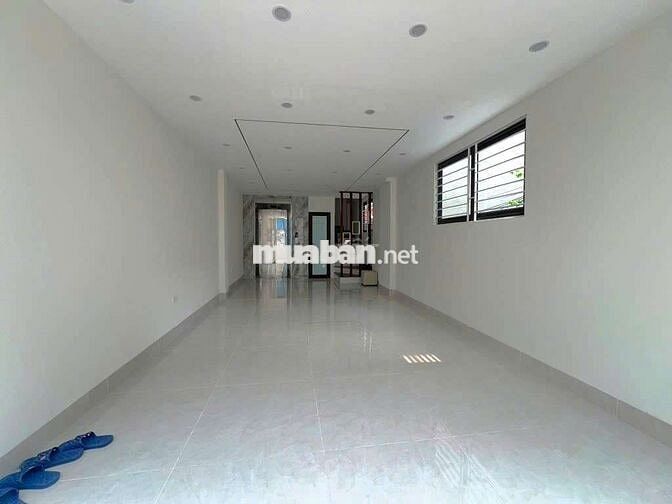 LÔ GÓC 7 TẦNG THANG MÁY LONG BIÊN GARA ÔTÔ 4 PHÒNG NGỦ FULL NỘI THẤT