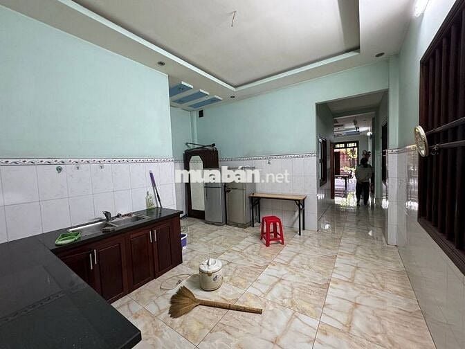 Cho thuê nhà 2 tầng gần trường THPT Đào Sơn Tây 100m2