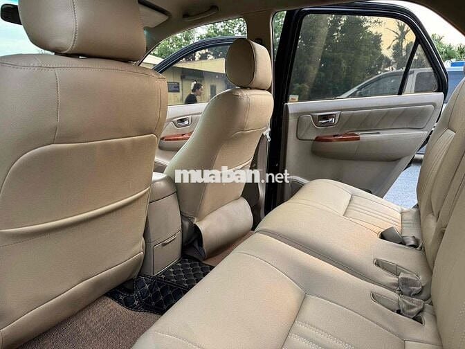 Toyota Fortuner 2010 2.7V 4x4 AT - 170000 km