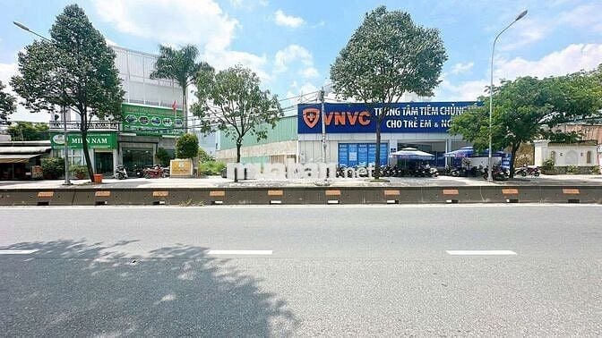 Nhà SHR 13,8m x 25m. Xây 1 Lầu Mặt tiền Lê Thi Riêng. Ngay UBND Q12