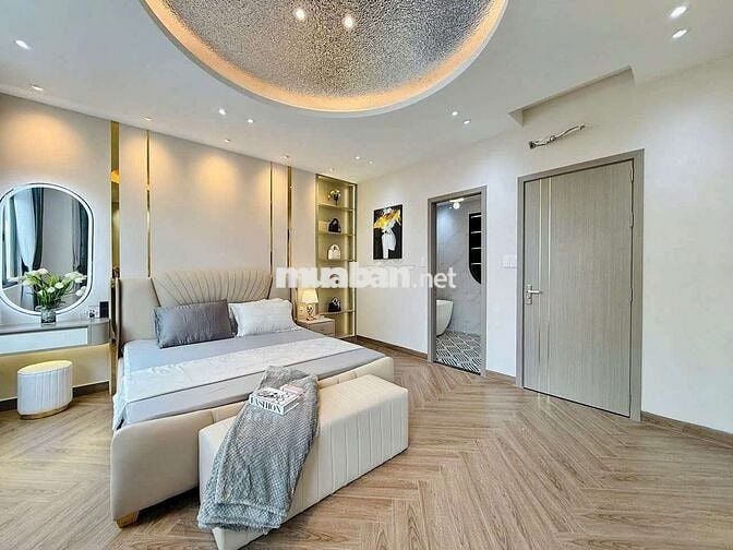 HOT. Nhỉnh 6 Tỷ, gần 50m2, ngang 5.2m, 4 Tầng ngay CV Làng Hoa,Full NT