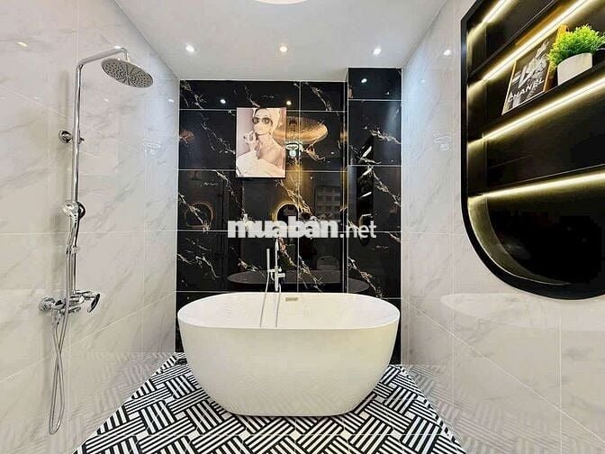 HOT. Nhỉnh 6 Tỷ, gần 50m2, ngang 5.2m, 4 Tầng ngay CV Làng Hoa,Full NT