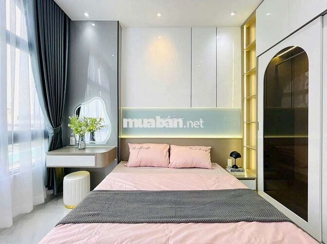 HOT. Nhỉnh 6 Tỷ, gần 50m2, ngang 5.2m, 4 Tầng ngay CV Làng Hoa,Full NT