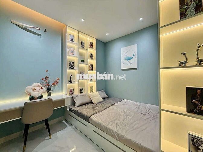 HOT. Nhỉnh 6 Tỷ, gần 50m2, ngang 5.2m, 4 Tầng ngay CV Làng Hoa,Full NT