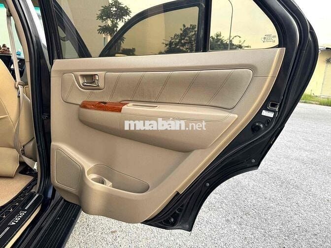 Toyota Fortuner 2010 2.7V 4x4 AT - 170000 km