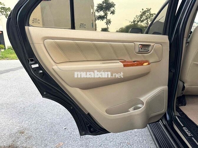 Toyota Fortuner 2010 2.7V 4x4 AT - 170000 km