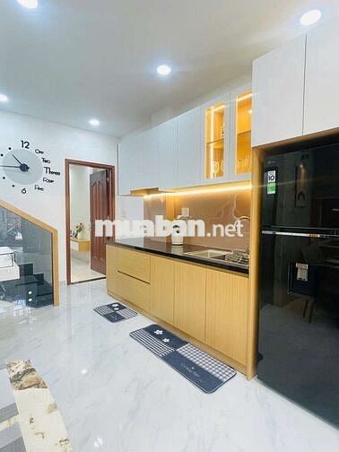 40m2 Lê Quang Định, 2 tầng, sổ đẹp, tặng nội thất.