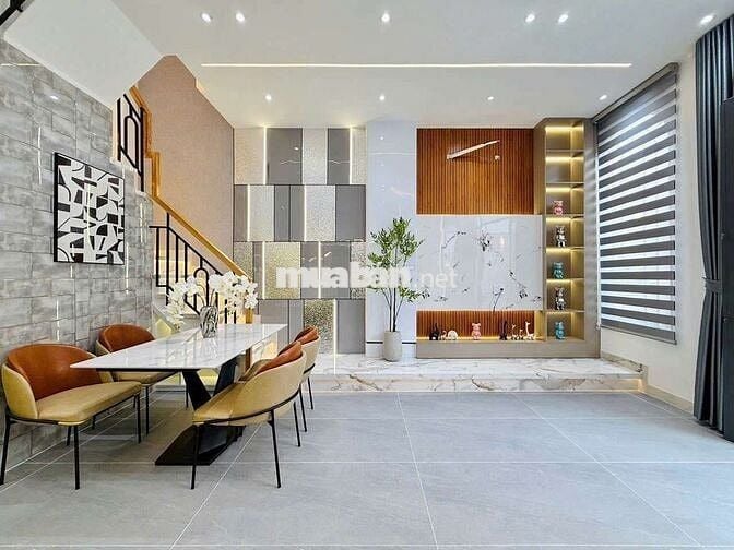 HOT. Nhỉnh 6 Tỷ, gần 50m2, ngang 5.2m, 4 Tầng ngay CV Làng Hoa,Full NT