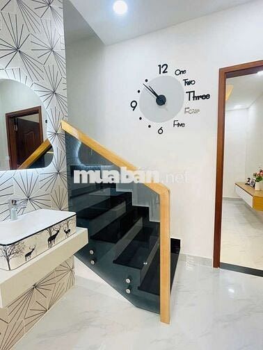 40m2 Lê Quang Định, 2 tầng, sổ đẹp, tặng nội thất.