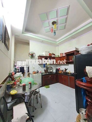 Nhà phố hoàn công kế bên trường cấp 1.2.3, gần chợ, Vincom550