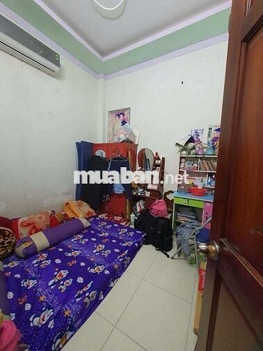 Nhà phố hoàn công kế bên trường cấp 1.2.3, gần chợ, Vincom550