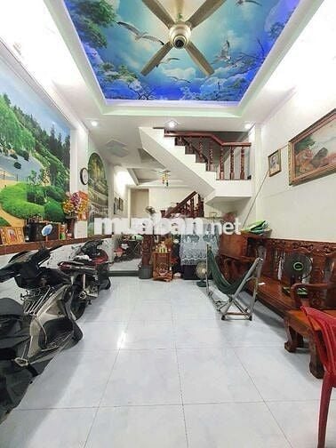 Nhà phố hoàn công kế bên trường cấp 1.2.3, gần chợ, Vincom550