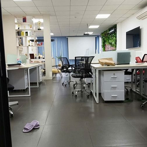 CHO THUÊ VĂN PHÒNG Tân Bình dt 100m2 tại Lê Văn Huân, P.13, TB.