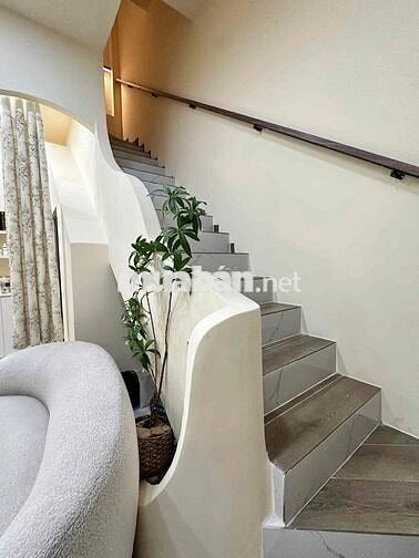 🏠BỀ NGANG LỚN - GẦN MẶT TIỀN ĐƯỜNG - - NHÀ SẴN NỘI THẤT ĐẸP