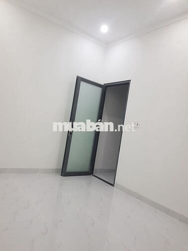 Phòng trọ tầng 1, nhà nguyên căn, mới đẹp