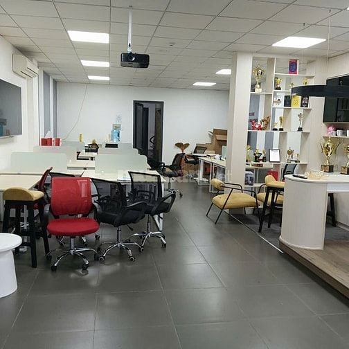 CHO THUÊ VĂN PHÒNG Tân Bình dt 100m2 tại Lê Văn Huân, P.13, TB.