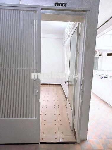 Thuê nhà lầu 1 chung cư A2 Phan Xích Long