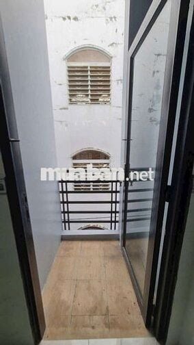 Cho thuê nhà nguyên căn góc hẻm Dương Bá Trạc P1 Quận 8
Giá 14 triêu