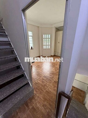 Cho thuê nhà nguyên căn góc hẻm Dương Bá Trạc P1 Quận 8
Giá 14 triêu